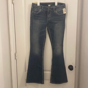 NWT Silver Jeans Aiko Flare